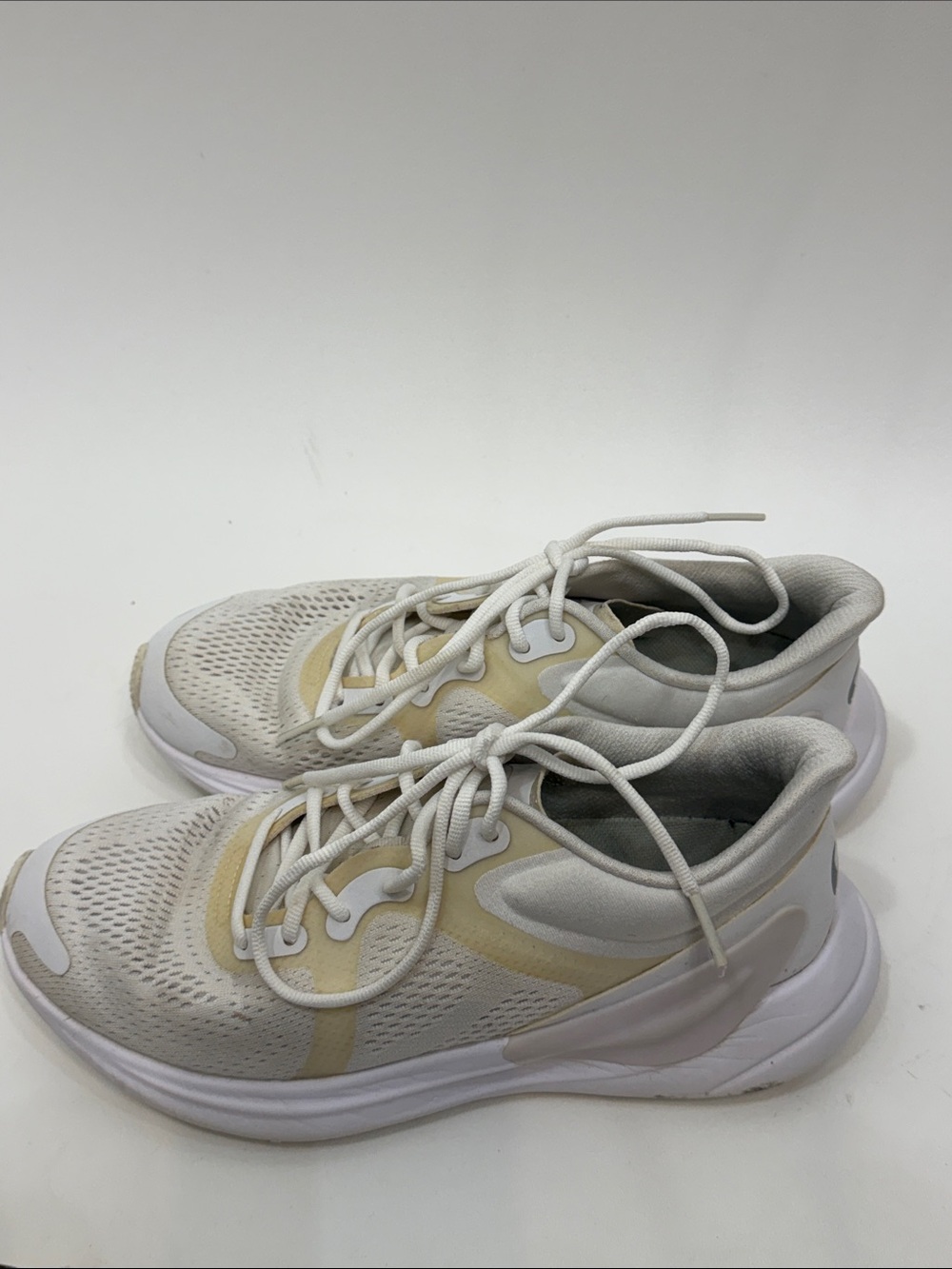 Lululemon Blisfeel running shoes white size 7